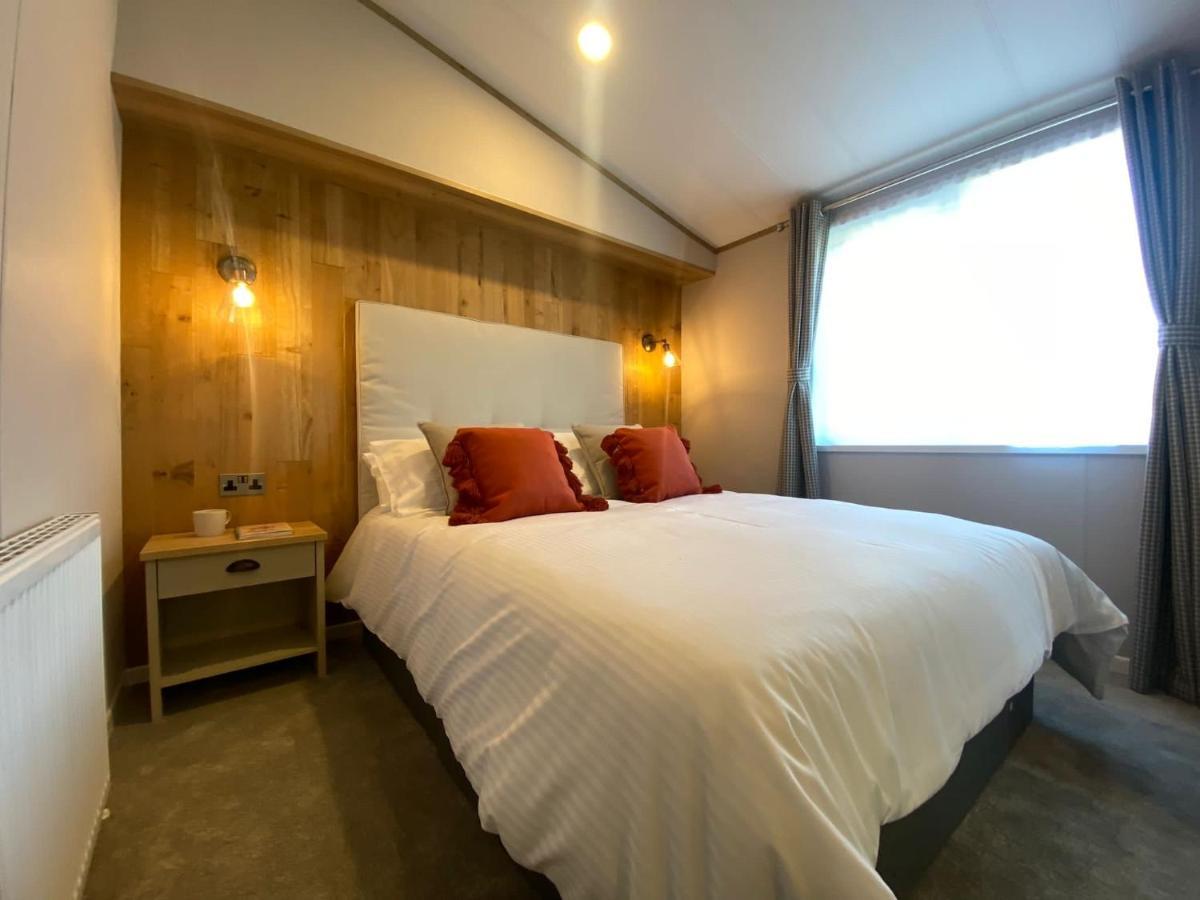 Daphne'S Lodge มอว์แกน พอร์ธ ภายนอก รูปภาพ